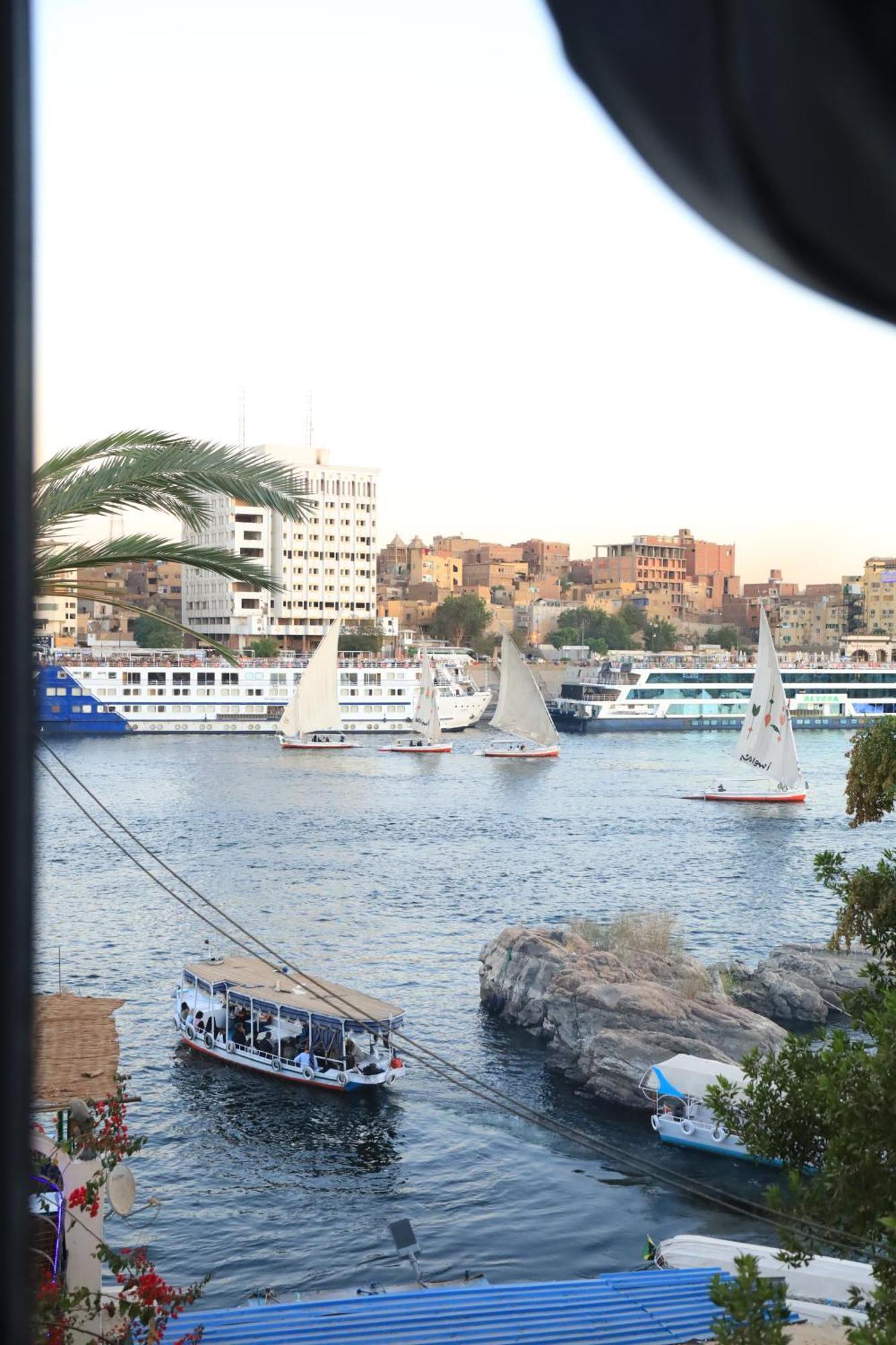 Crystala Guest House Aswan Bagian luar foto