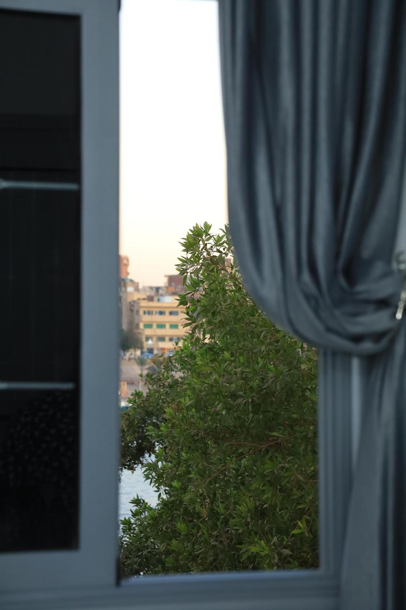 Crystala Guest House Aswan Bagian luar foto