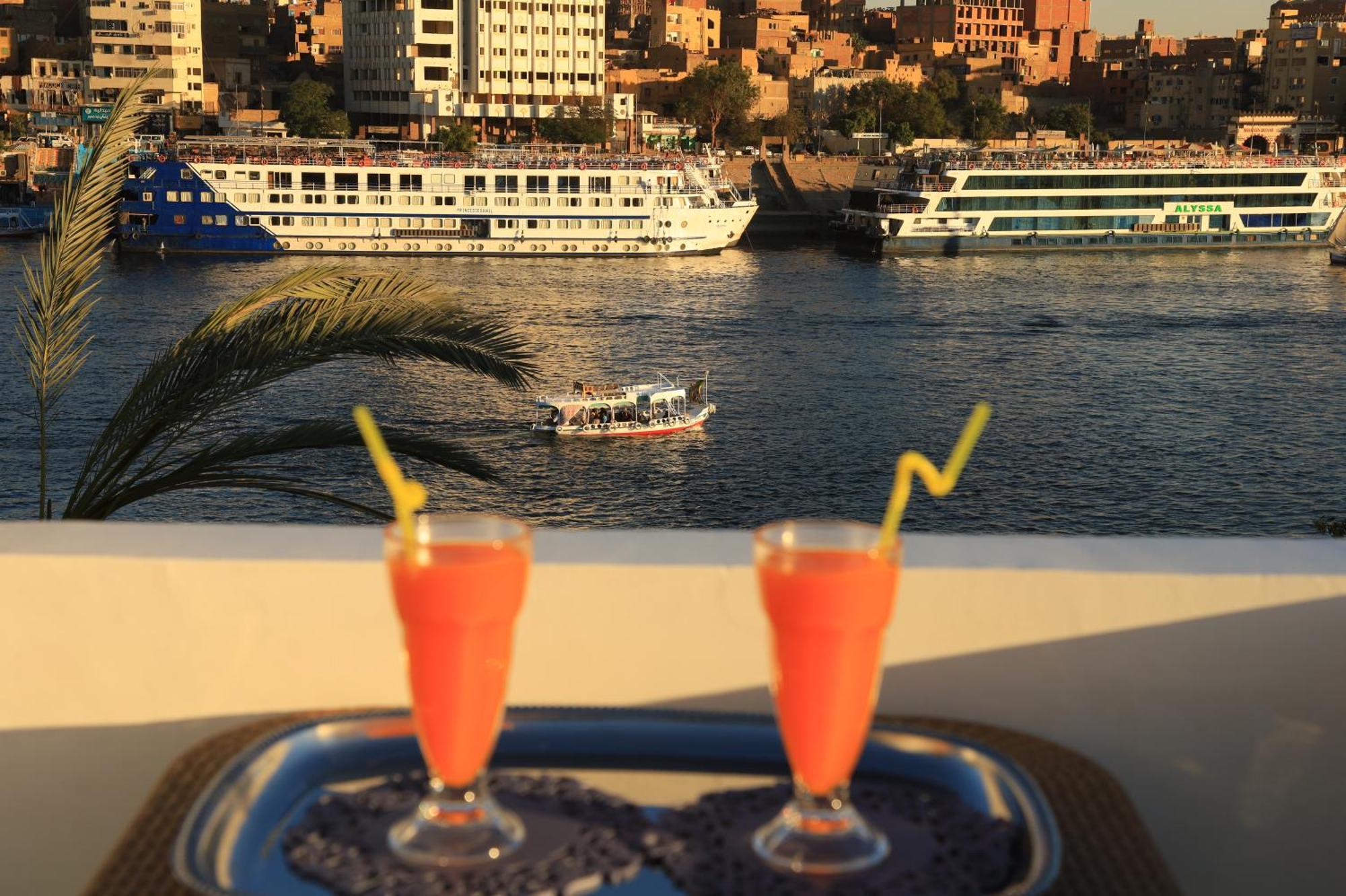 Crystala Guest House Aswan Bagian luar foto