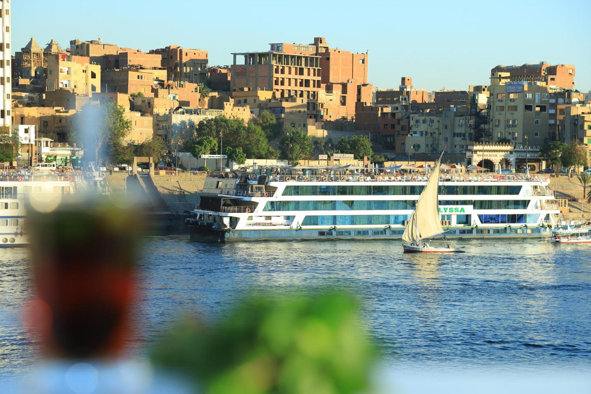 Crystala Guest House Aswan Bagian luar foto