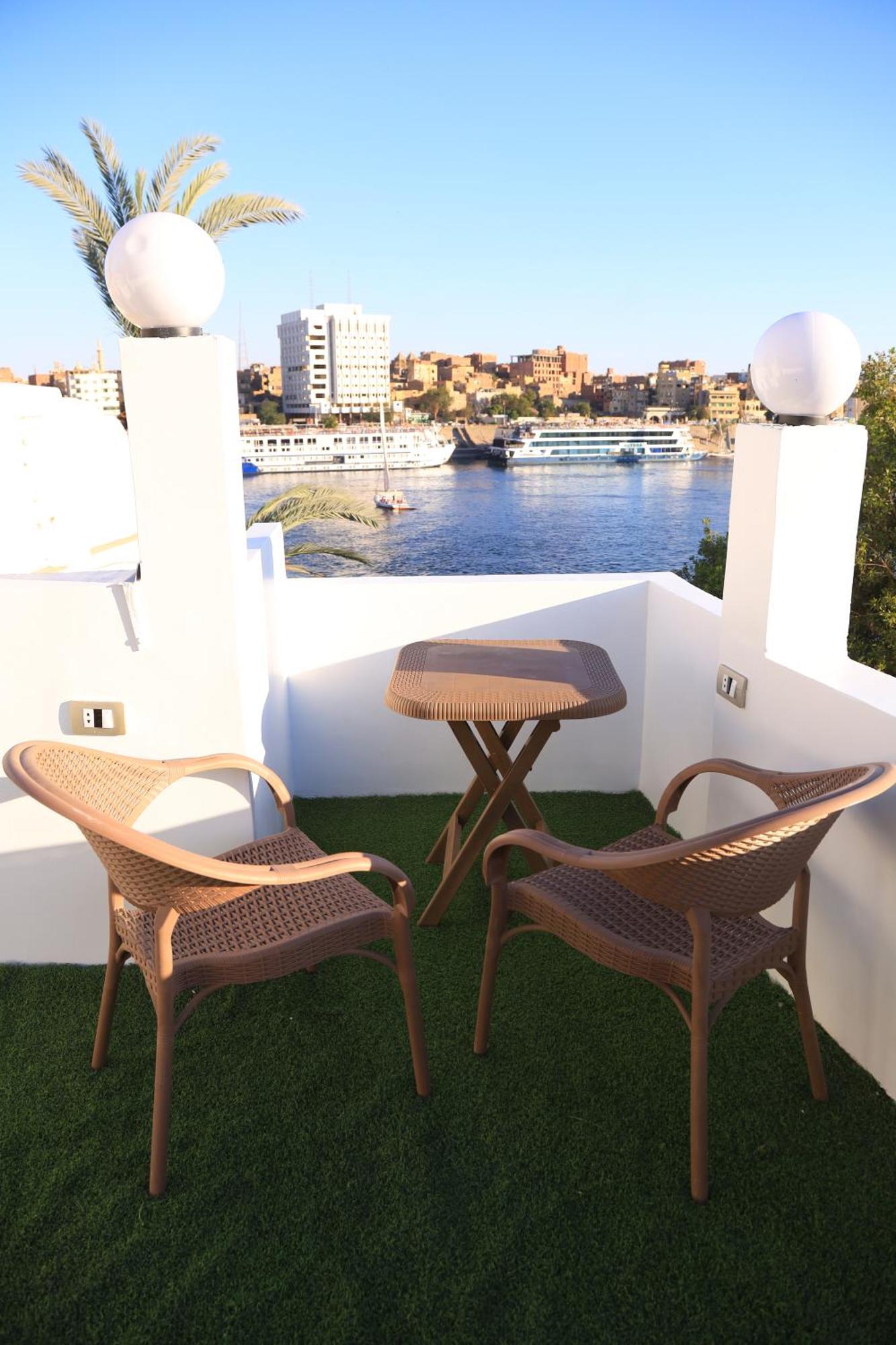 Crystala Guest House Aswan Bagian luar foto